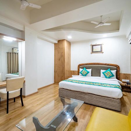 Treebo Kamal Regency Hotell Bhopal Exteriör bild