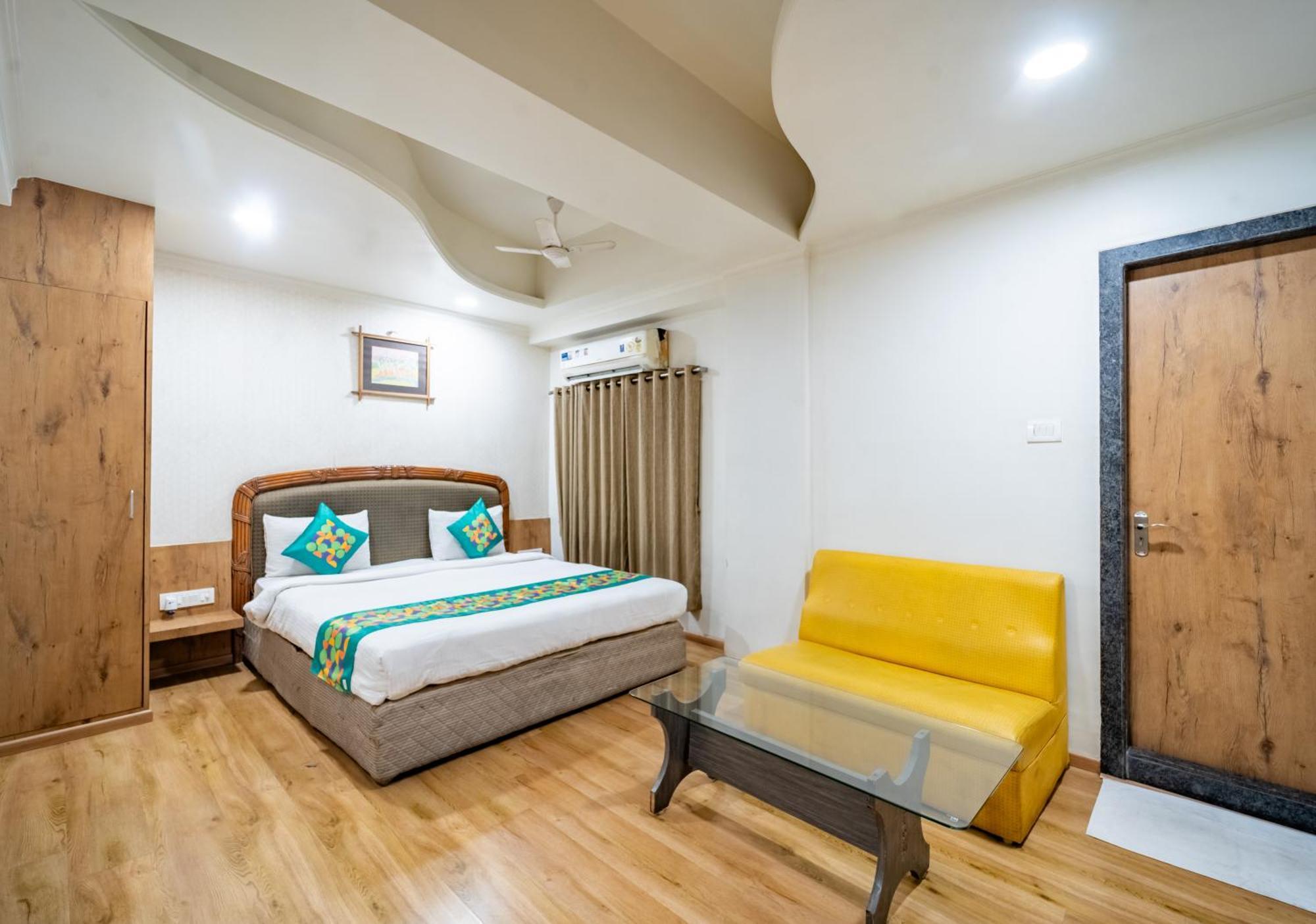 Treebo Kamal Regency Hotell Bhopal Exteriör bild
